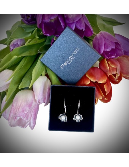 Silver pearl earrings K 1557