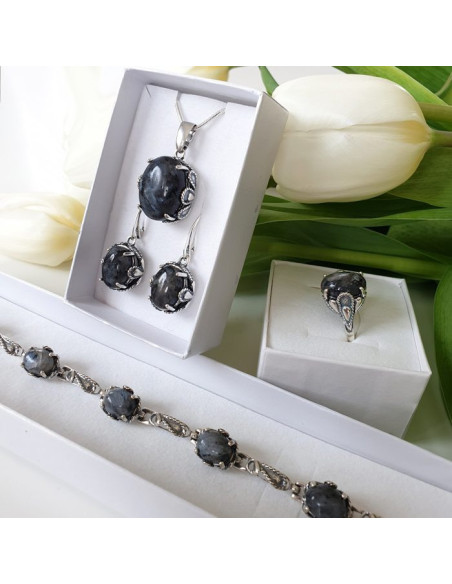 Silver earrings decorated with natural labradorites K 2129 Polcarat Design