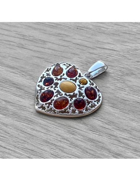 Silver pendant with amber W 1064