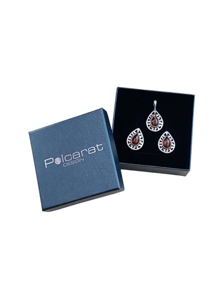 Elegant silver set with amber