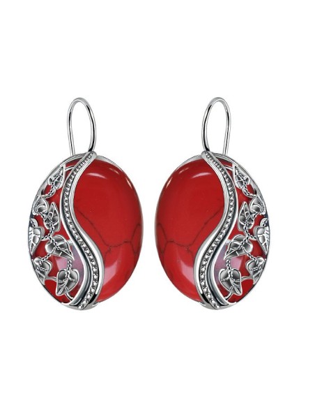Earrings with corals on clasps made of 925 silver.