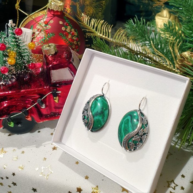 Onyx earrings made of 925 silver with a Leaf motif