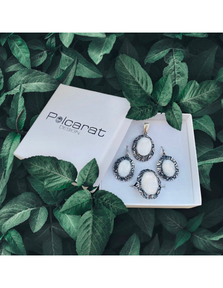 Silver earrings decorated with mother of pearl K 2136 Polcarat Design