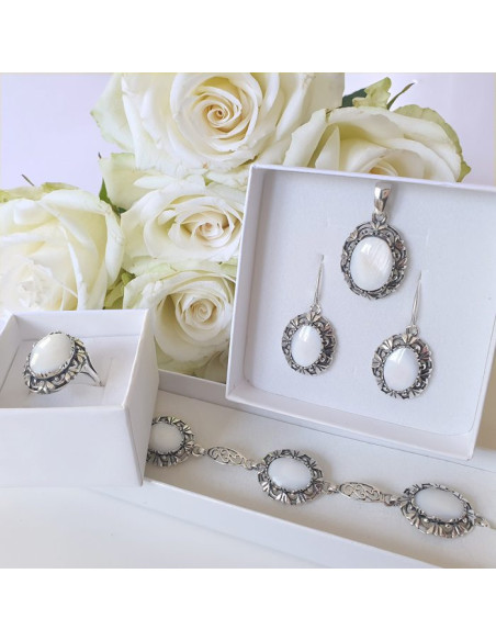 Silver earrings decorated with mother of pearl K 2136 Polcarat Design