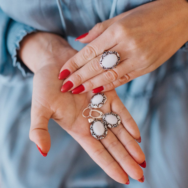 Silver earrings decorated with mother of pearl K 2136 Polcarat Design
