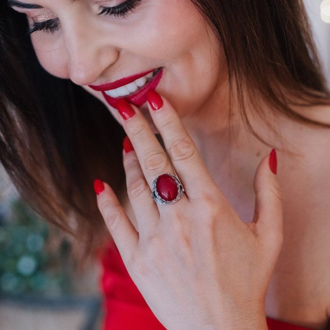 Silver pendant with cabochon. The largest selection of jewelry with natural stones at Polcarat Design.