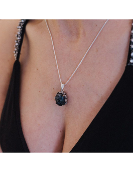 Silver pendant decorated with natural labradorite PK 2129 Polcarat Design