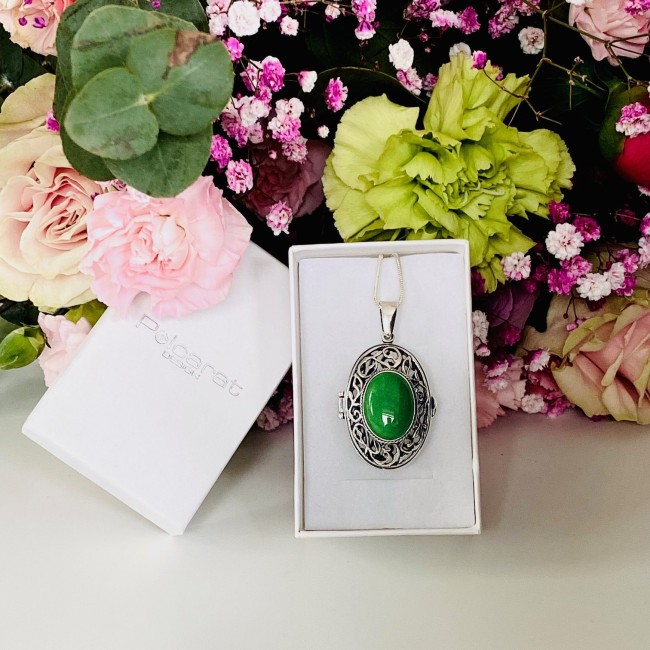 Silver pendant box with green agate W 1225 Polcarat Design