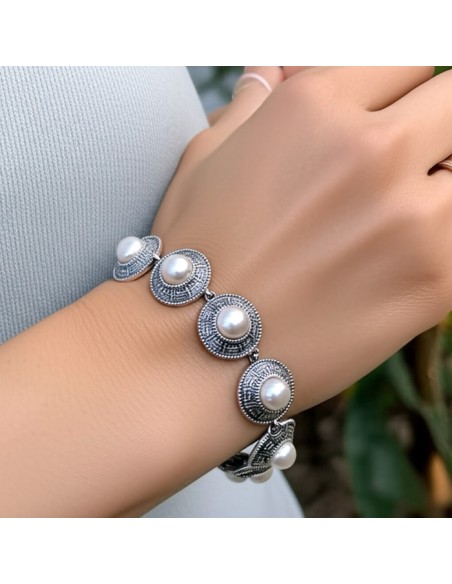 Silver bracelet with pearls L 1724