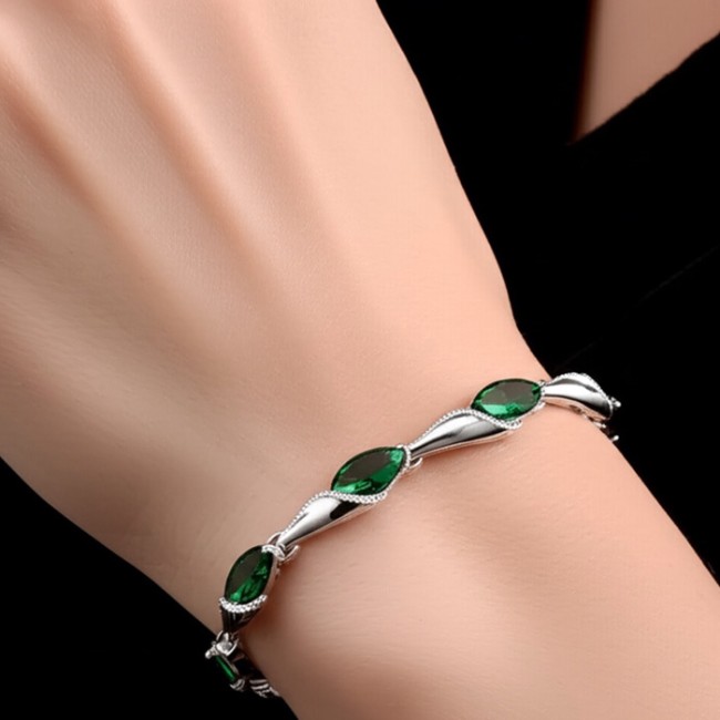 Silver bracelet with crystals L 1902