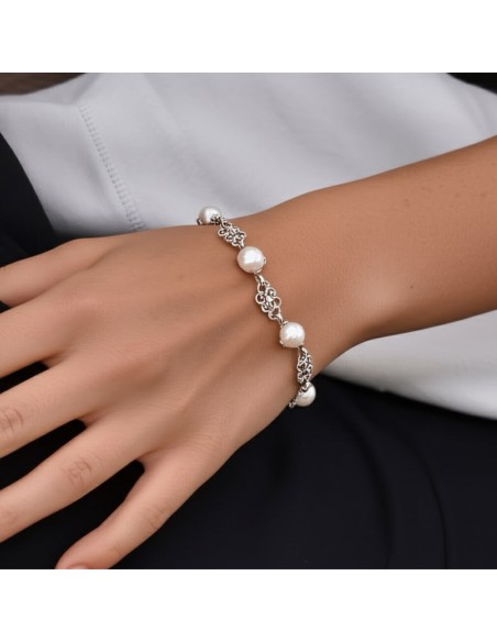 Silver oxidized bracelet with pearls L 1787