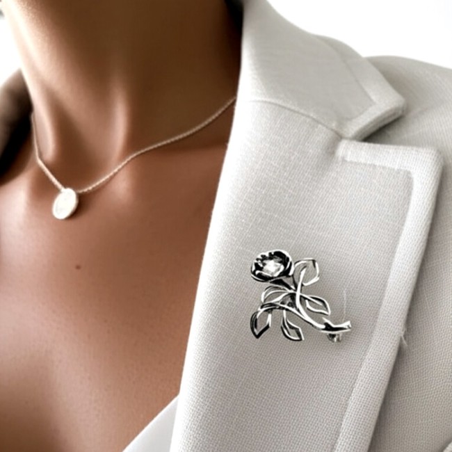 Silver brooch with cubic zirconia B 127