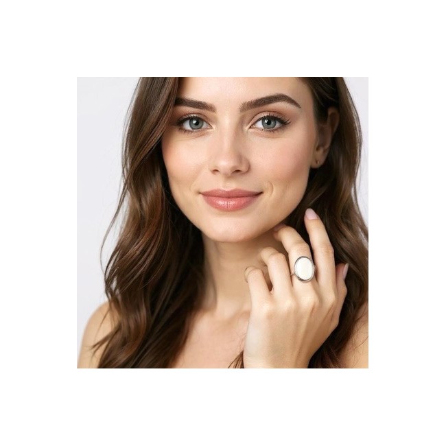 Silver ring with mother of pearl pk 2136 Polcarat Design.