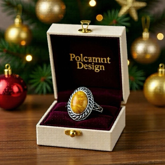 Srebrny pierścień z mlecznym bursztynem PK 1967|Polcaratdesign.pl Biżuteria
