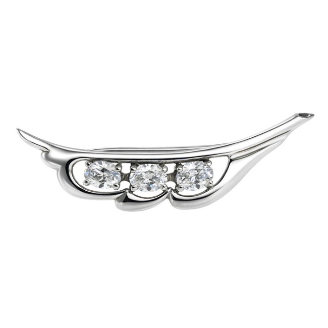 Sterling silver brooch with three cubic zirconia stones B 153