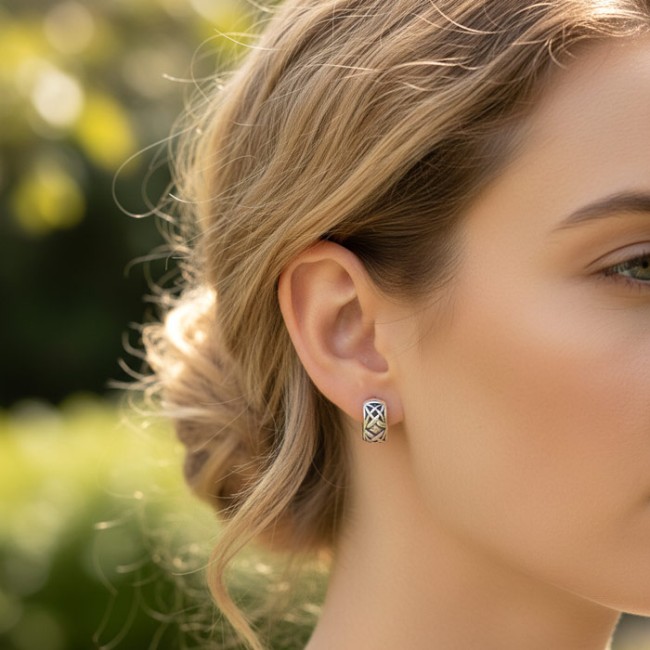 Silver stud earrings rounded 'x' KST 1192