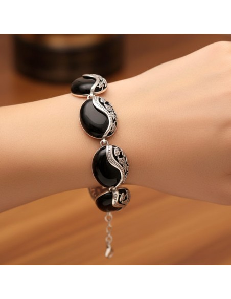 Sterling silver bracelet with onyx L 1716 | Polcarat Design