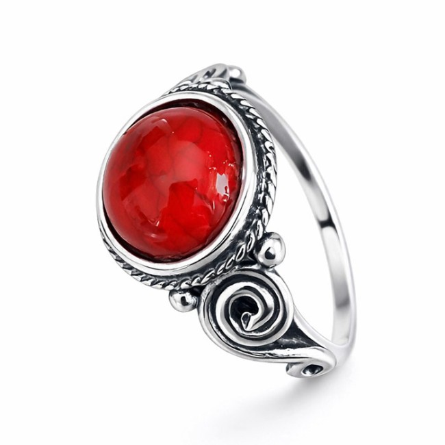 Pierścionek srebrny z rekonstruowanym koralem