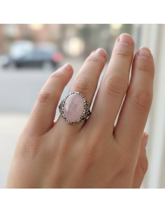 Pierścionek z naturalnym różowym kwarcem 2