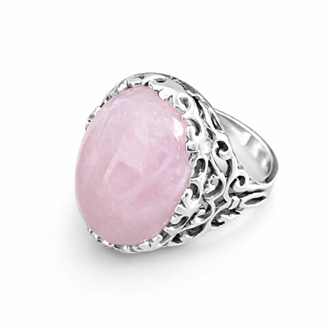 Pierścionek z naturalnym różowym kwarcem