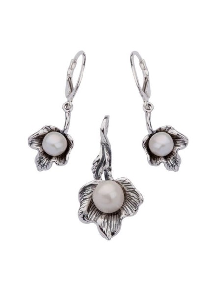 Silver pearl earrings K 1557