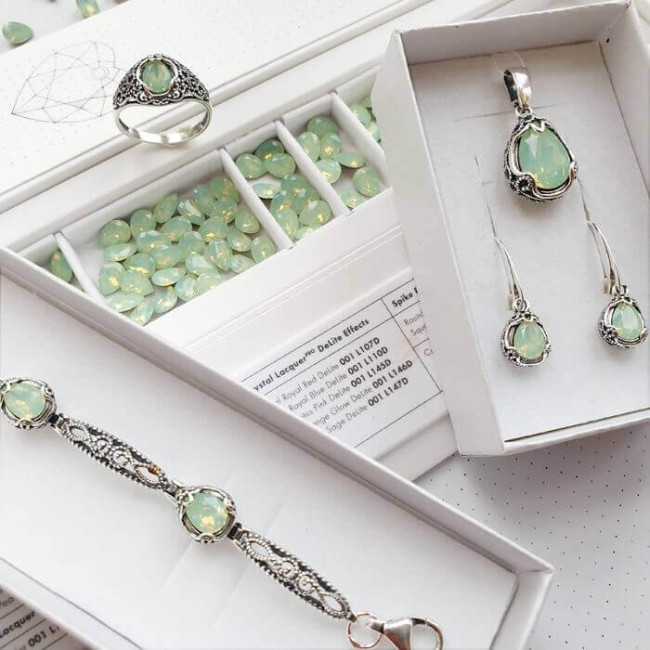 K 2084 Silver Zirconia Earrings