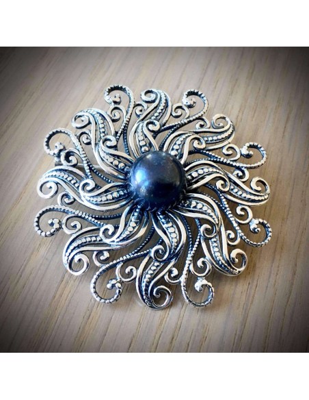 Broszka z granatową perłą B 171|Polcaratdesign.pl Biżuteria